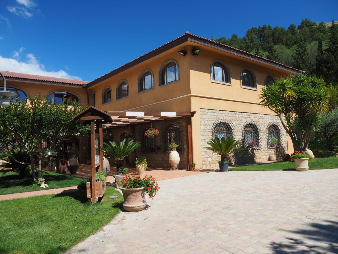 Agriturismo Il Drago Mirabella Imbaccari Exterior foto